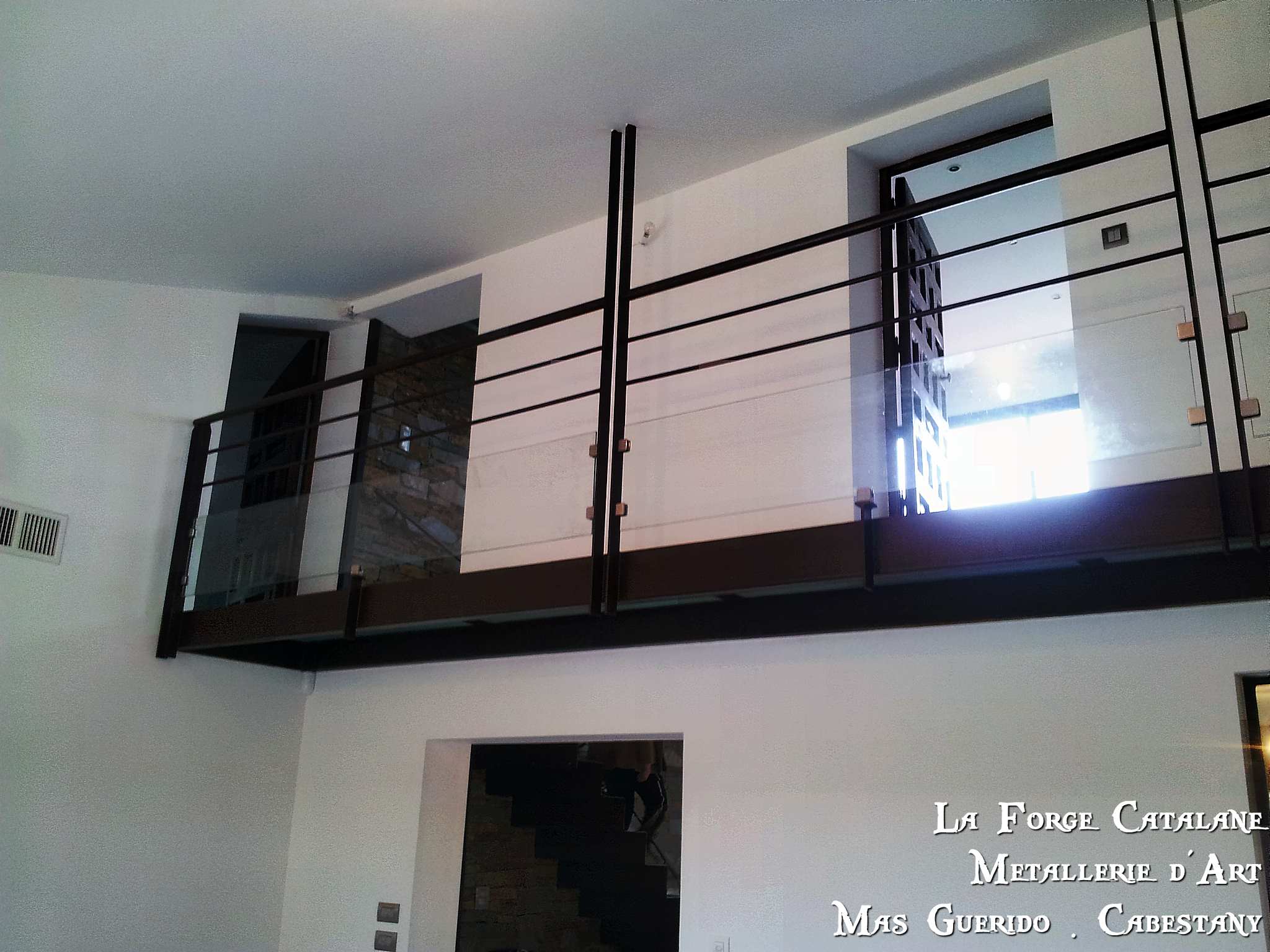 passerelle vitree vitrage opalescent garde corps fer Forge Catalane Cabestany (6).jpg